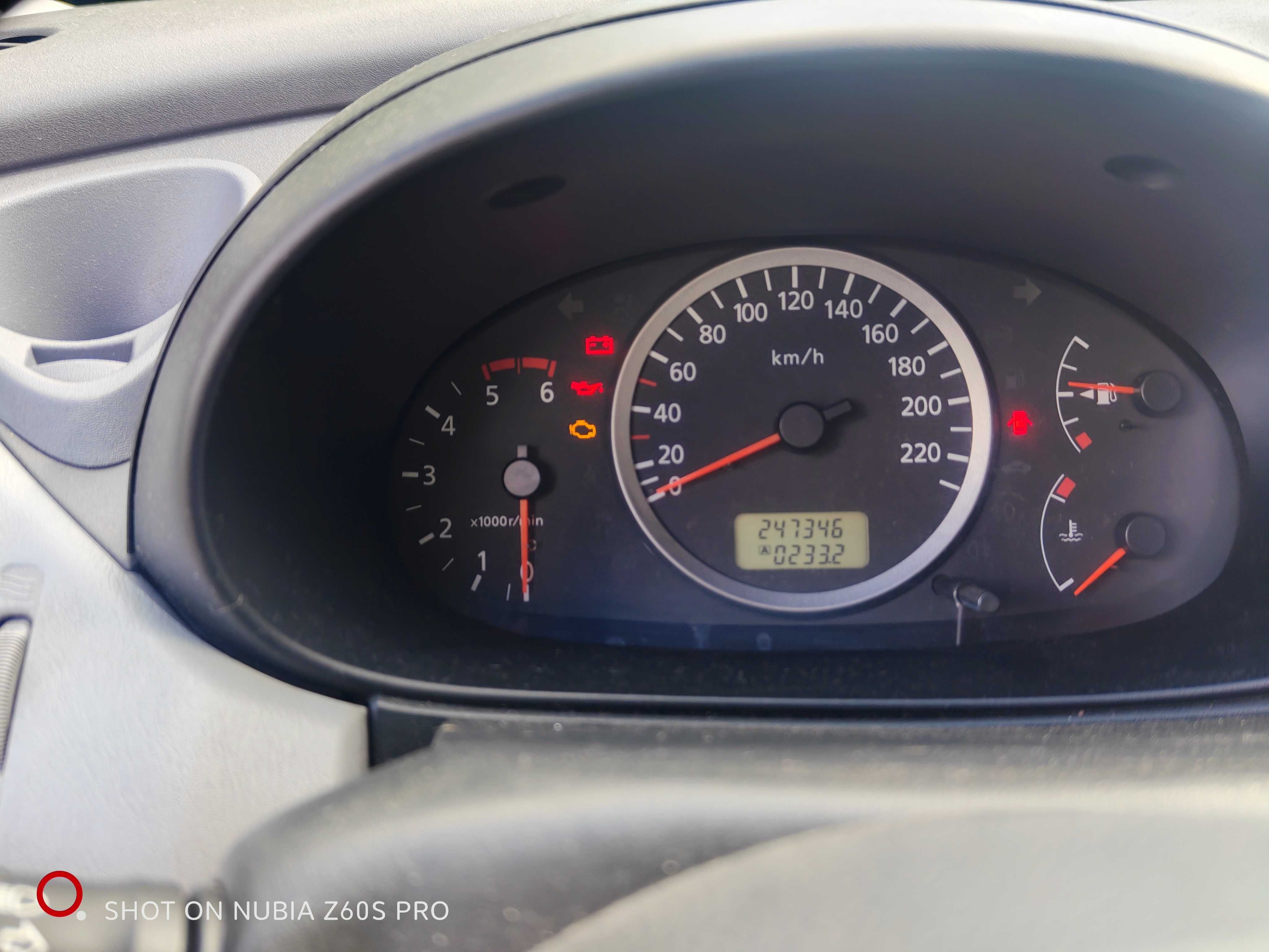 Nissan Almera Tino 2.2 td 115KM