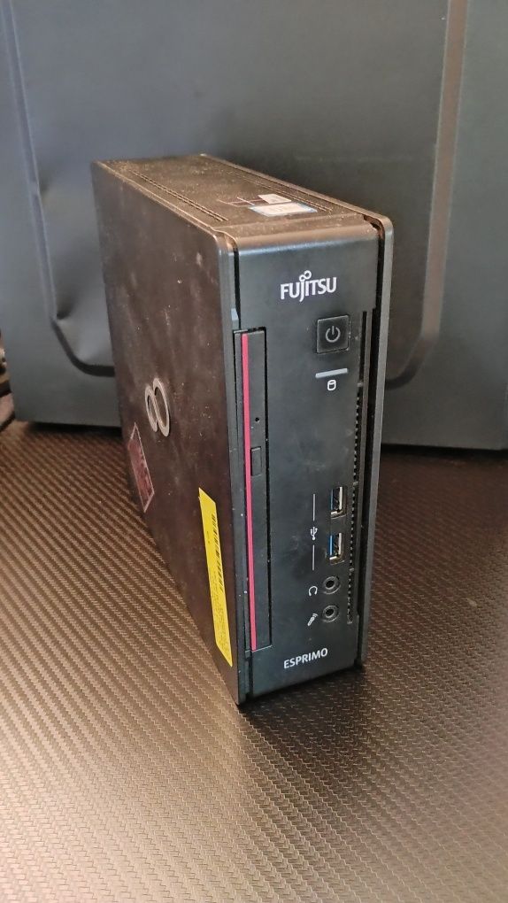 Fujitsu Esprimo q956