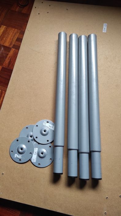 Pernas reguláveis para mesa/secretária