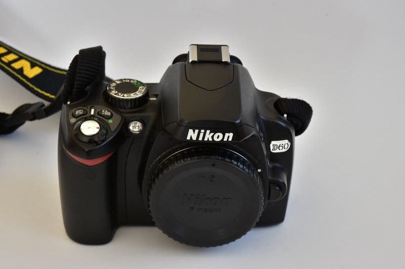 Nikon D60 (body)