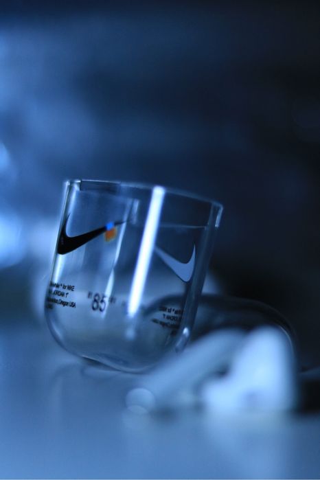 - Nike & Off White - Capa Airpods