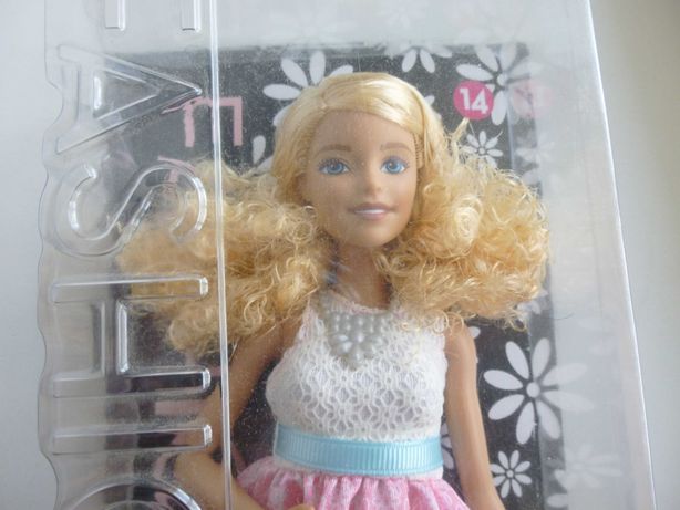 Кукла из коллекции  Barbie FASHIONISTAS ,№14