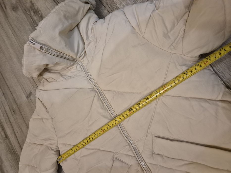 Тепла куртка на осінь / зиму