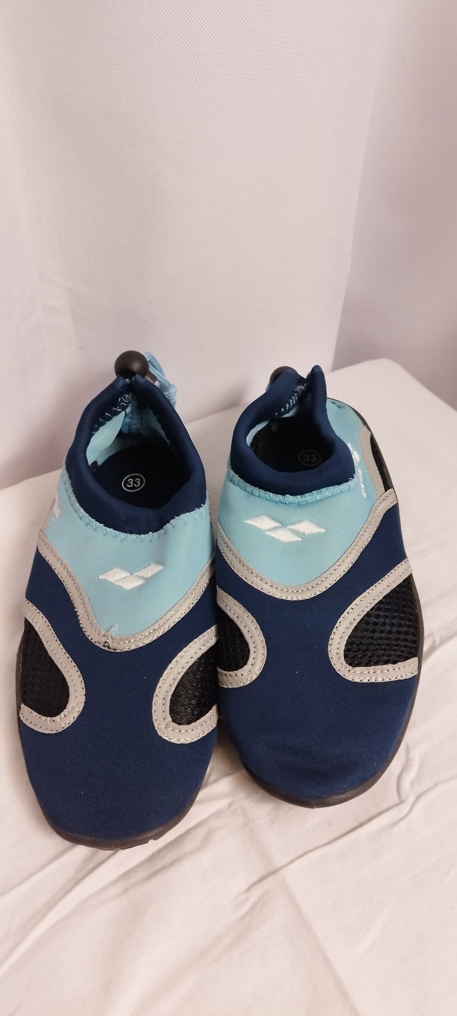 Nowe dziecięce buty do wody rozmiar 33