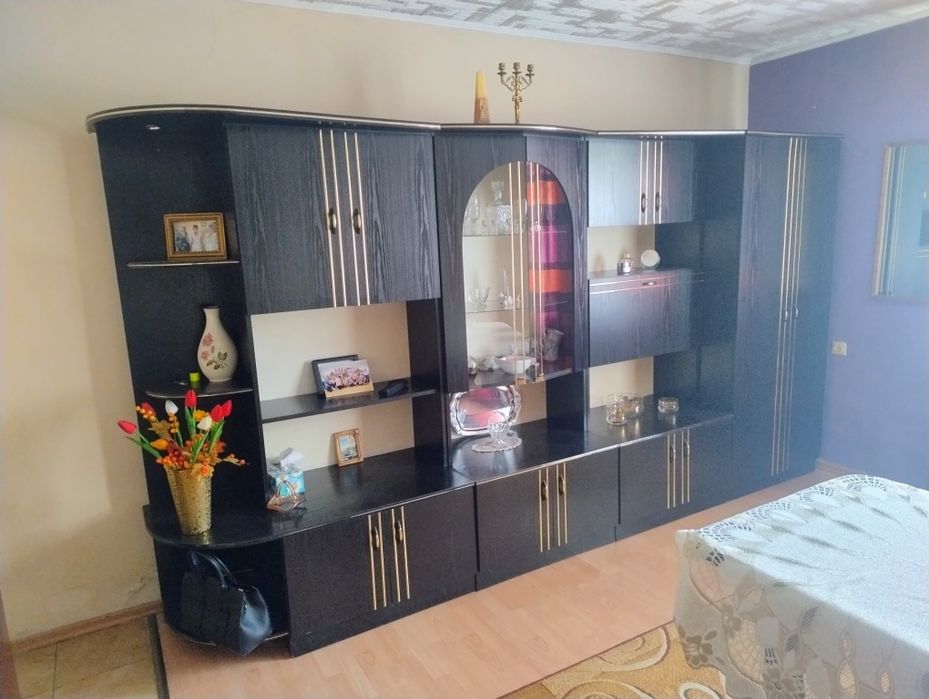 Meblościanka czarna o wymiarach 360x200cm