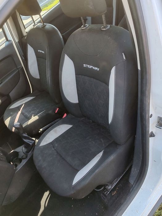 Fotele przód przednie wnętrze kanapa tył Dacia Sandero II Stepway 12-16