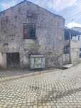 Moradia em pedra com garagem