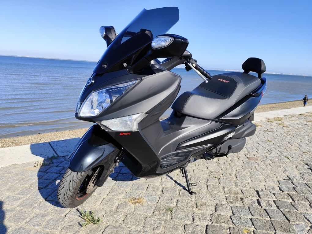 Sym GTS 125 sport impecável maxi scooter
