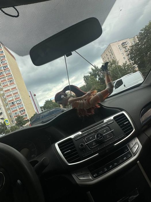 Декоративная подвеска в авто в стиле шибари