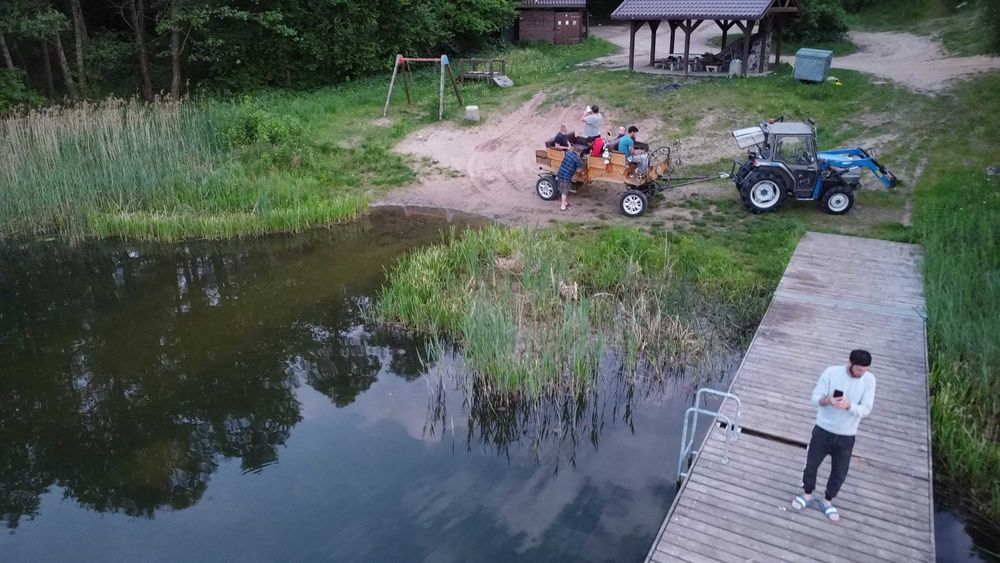 BLISKO PKP Turystom, Budowlacom   DUZA SALA
