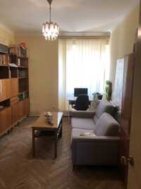 Продается двох кімнатна квартира по вул Головацького