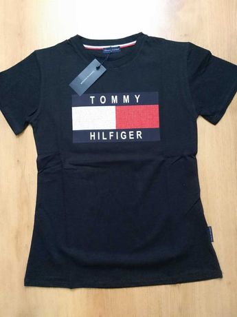 Bluzeczka z napisem TOMMY HILFIGER świetna jakość L/XL szer.45cm