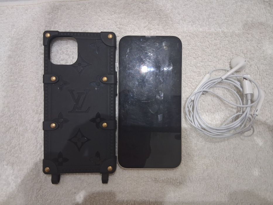 iPhone 13 128GB Biały, Etui Louis Vuitton, ładowarka, s