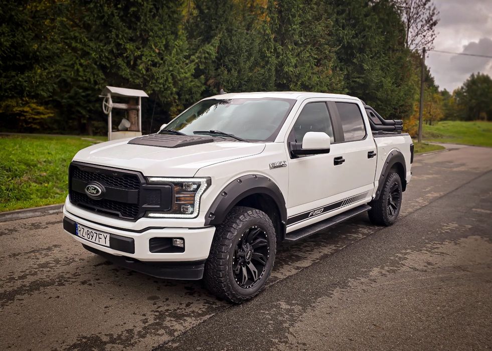 Ford F150 Ford F-150  4,9 394 KM  2020