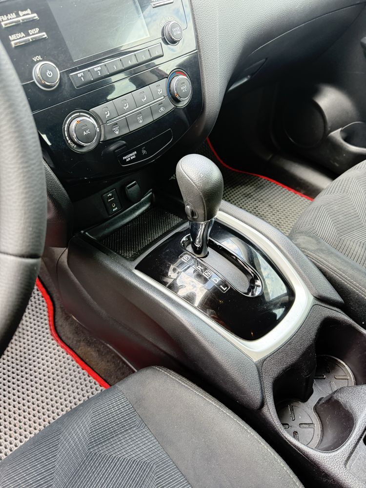 Продам Nissan ROGUE Automat