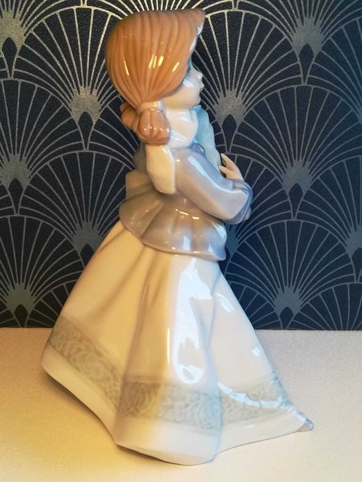 Lladro Figurka Dziewczynka.  Rarytas. Prezent.