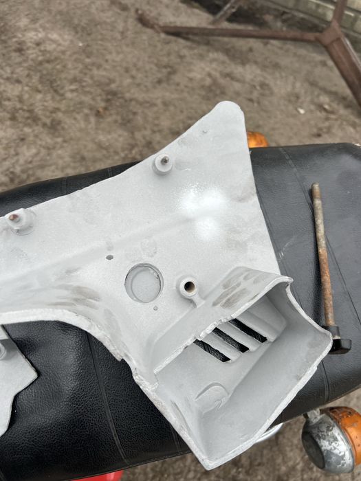 Накладка карбюратора іж юпітер 5 стан гарний!!! Обмінняю на плана 5 кр