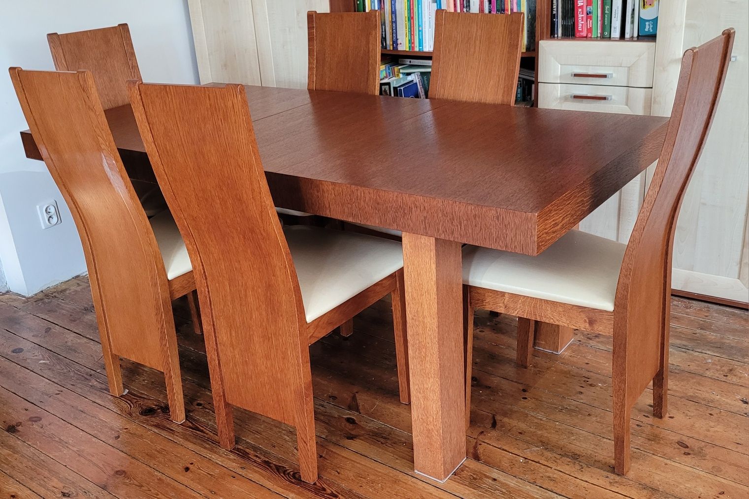 Komplet dębowy stół rozkładany z 6 krzesłami