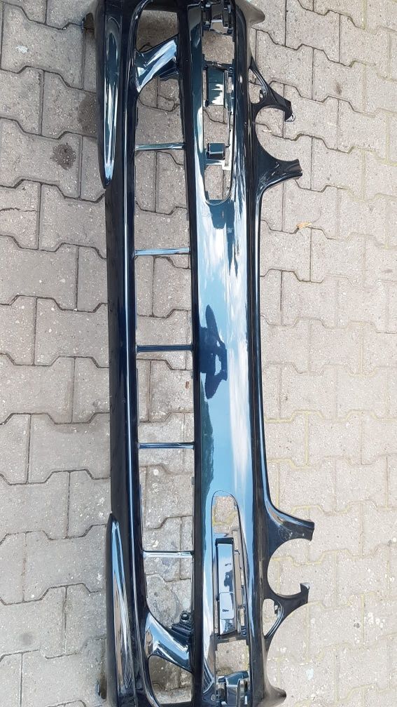 Przedni Zderzak mercedes 211 avantgarde  lakier c189