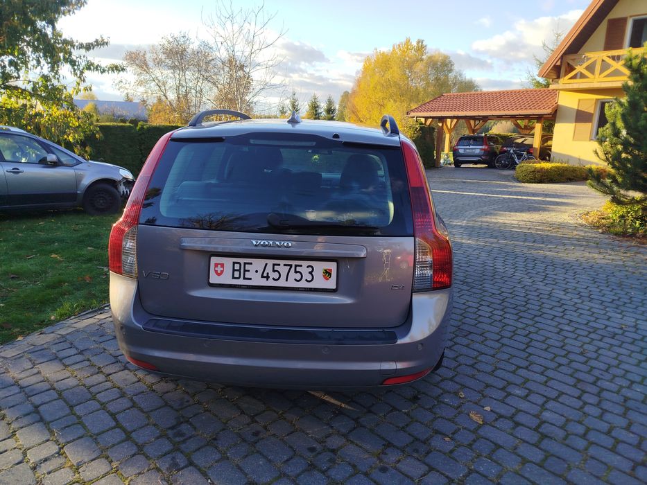 Volvo V50 2,4 Szwajcaria szary na czasie
