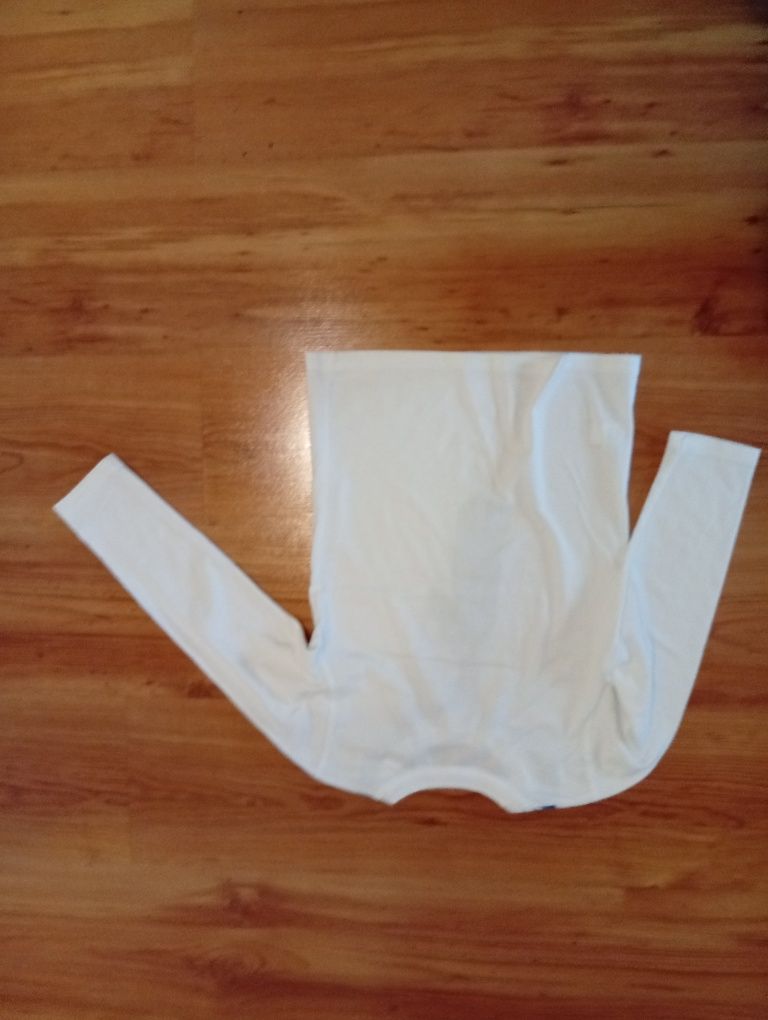 Sprzedam bluzkę chłopięcą bawełnianą rozm 122