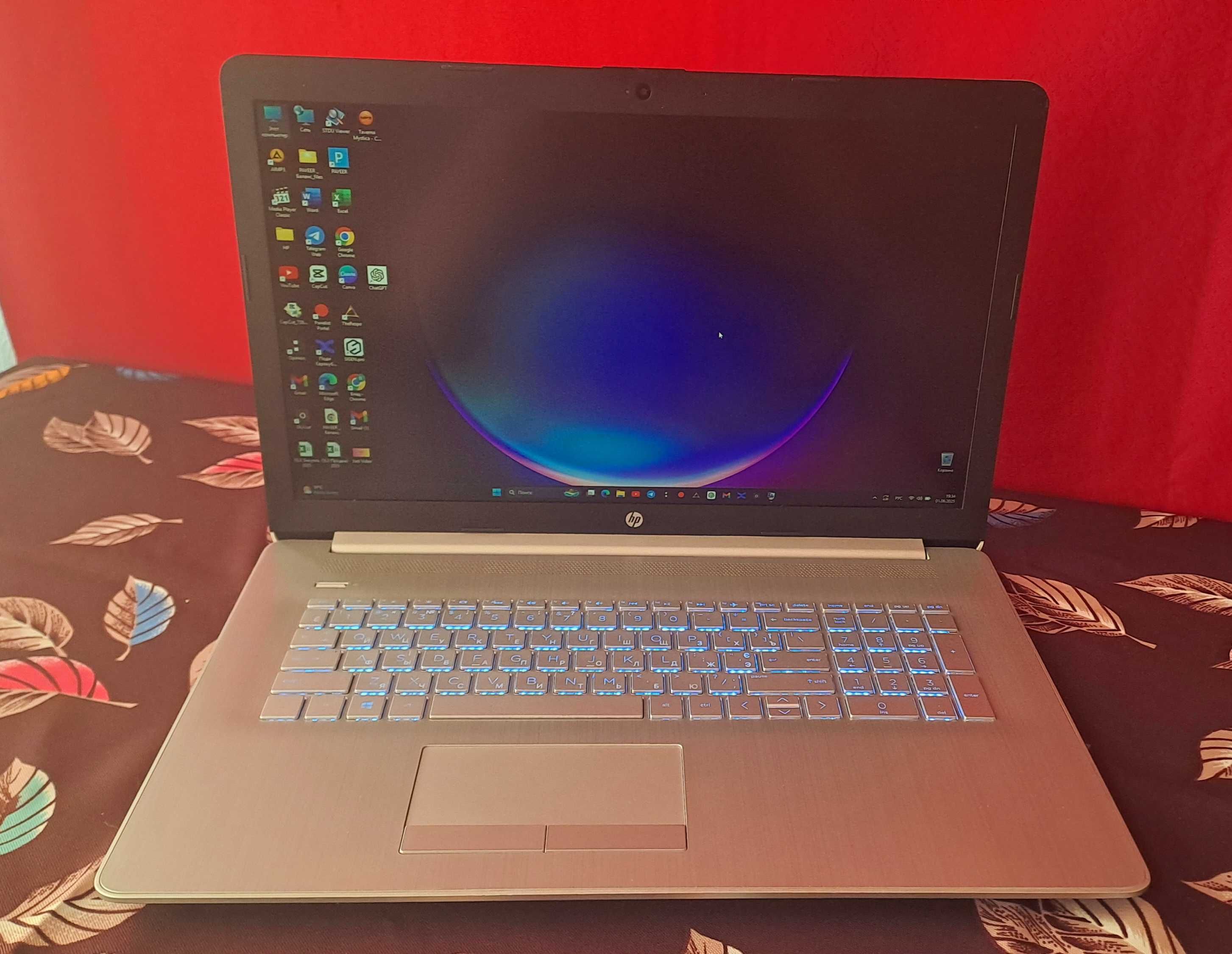 Ноутбук HP Laptop 17 FHD IPS intel core i5-1035g1 16GB 256GB SSD Б/В