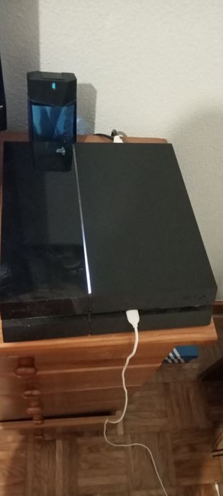 Vendo ou troco por telemóvel PlayStation 4