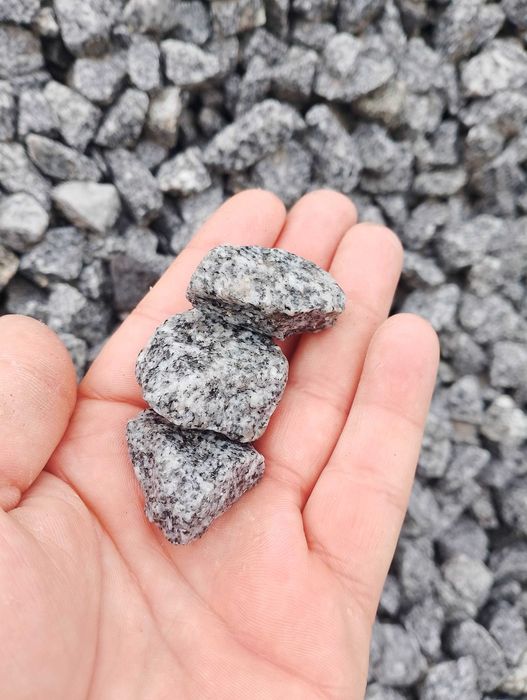 Grys Granitowy szary bez przebarwień / Kruszywa Ogrodowe / Transport