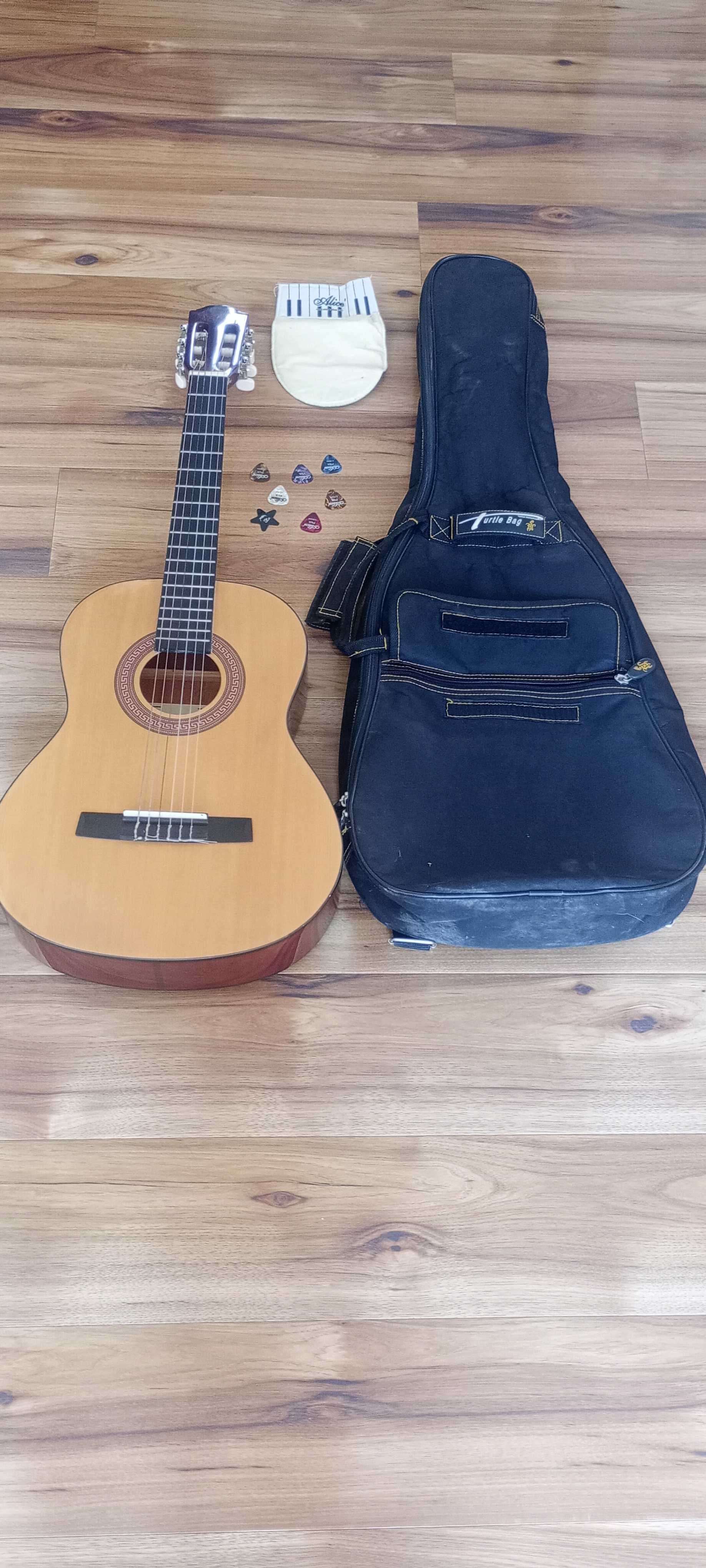 Gitara klasyczna i pokrowiec  (w rozmiarze dziecięcym)