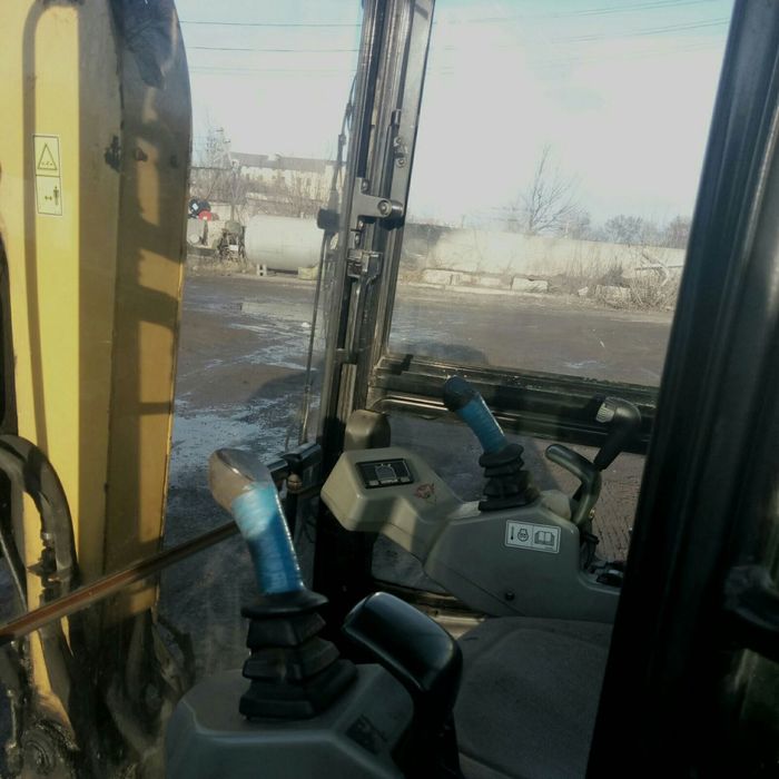 Продам міні-екскаватор CAT 301.8