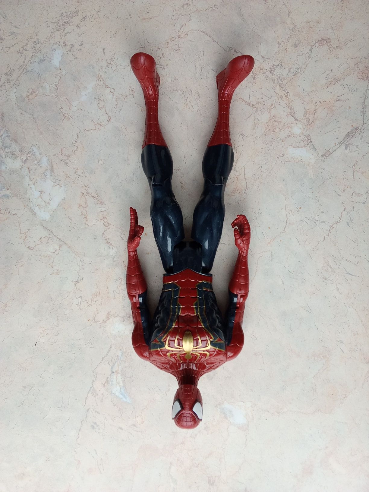 Duża figurka MARVEL z dźwiękiem Spider man 29 cm