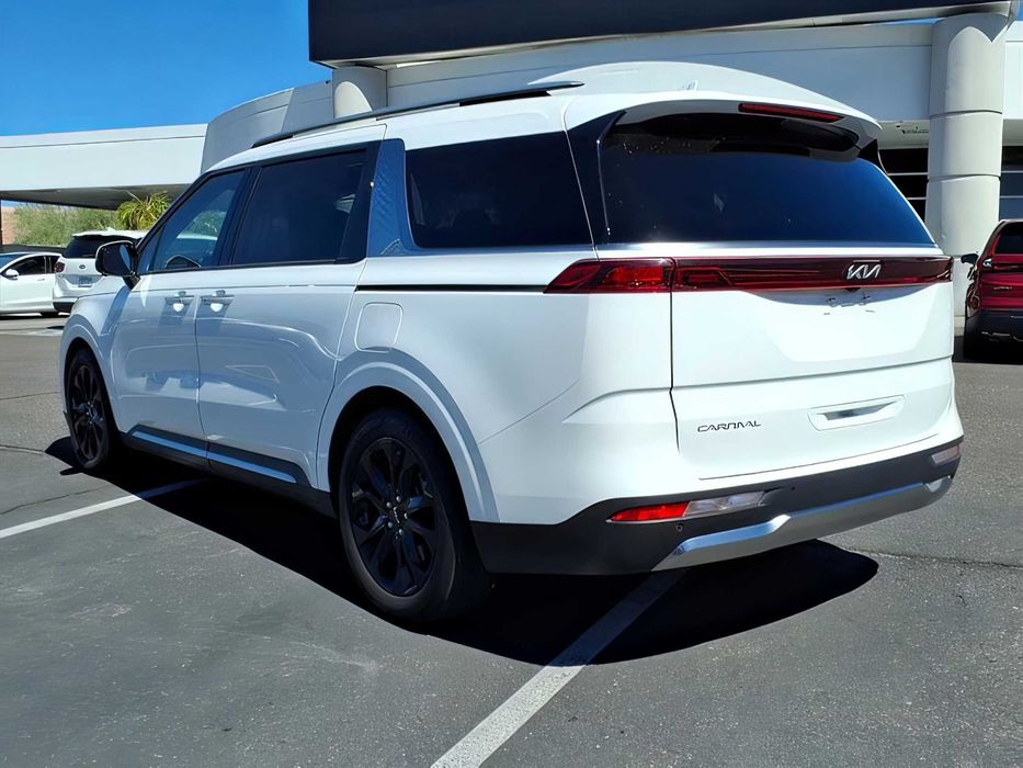 Kia Carnival      2023