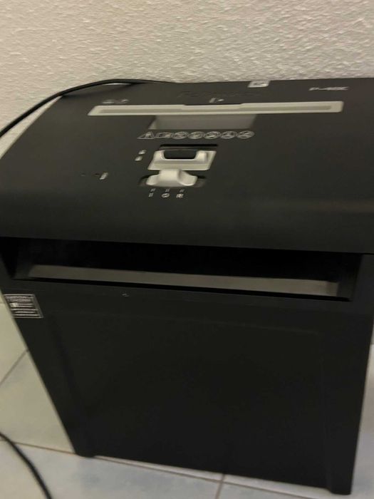 Destruidora de papel Fellowes P-48C (Como nova)