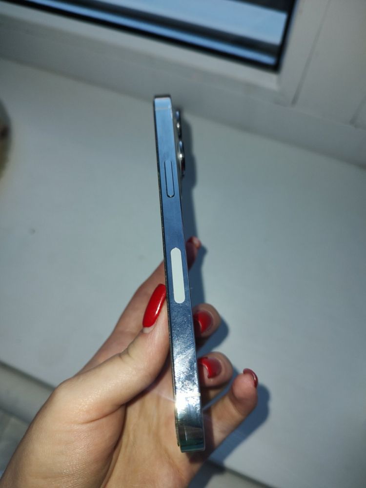 Продаю Iphone 13 pro