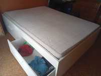 Cama com gavetões