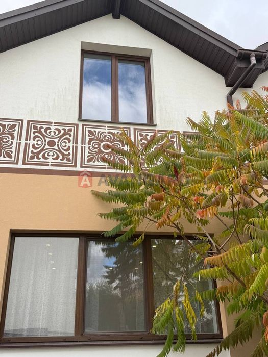 Продаж стильного таунхаусу з ремонтом — всього 5 км до Львова!