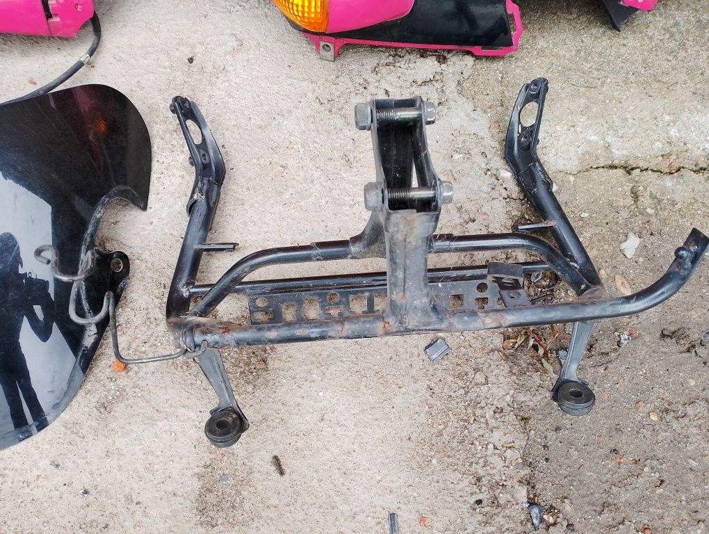 Czacha czasza stelaż lampa owiewka szyba honda CBR 600 f2