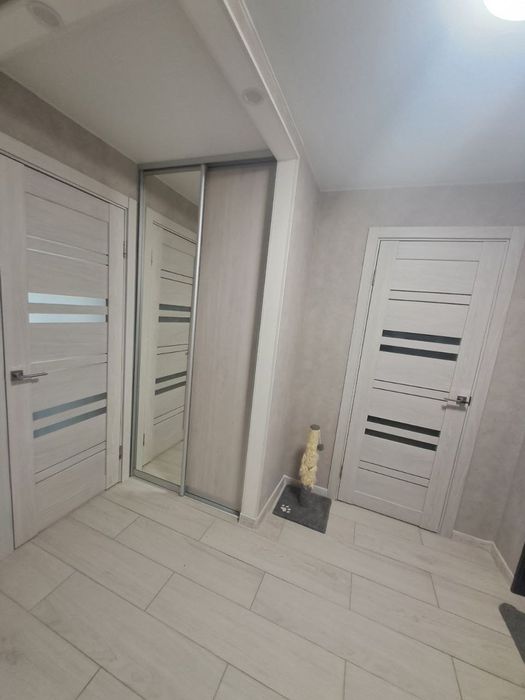 Продам 1 квартиру, з гарним ремонтом!