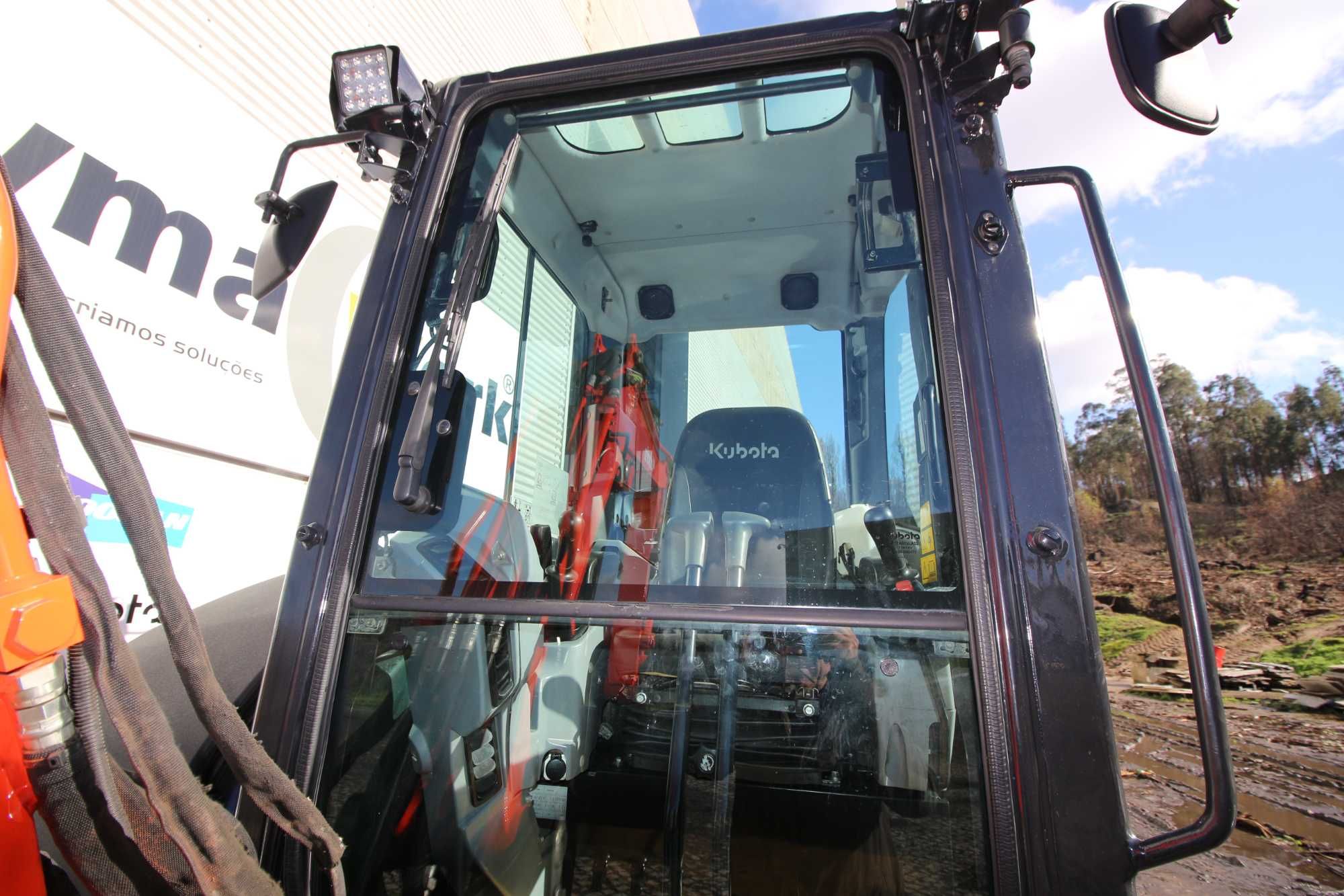 Kubota Mini giratória  rastos 5 toneladas como nova
