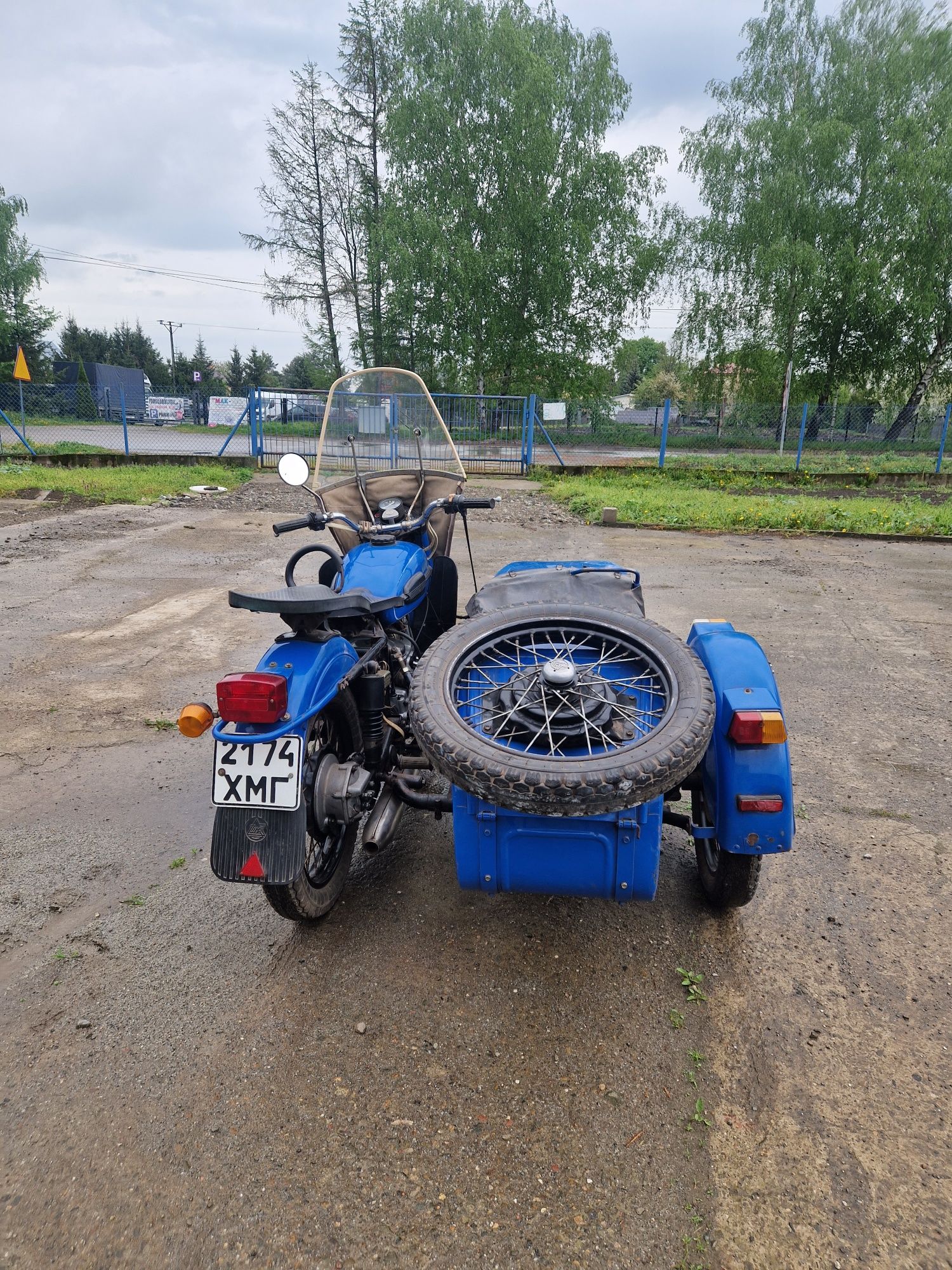 Motocykl Ural IM-38 z wstecznym biegem .