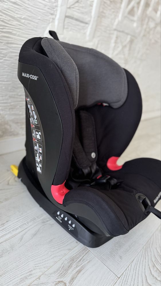 Дитяче автокрісло maxi-cosi з isofix 9-36 максі-косі з ісофіксом