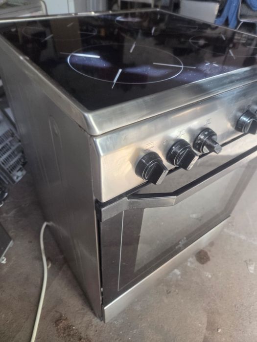 Fogão Indesit  em inox