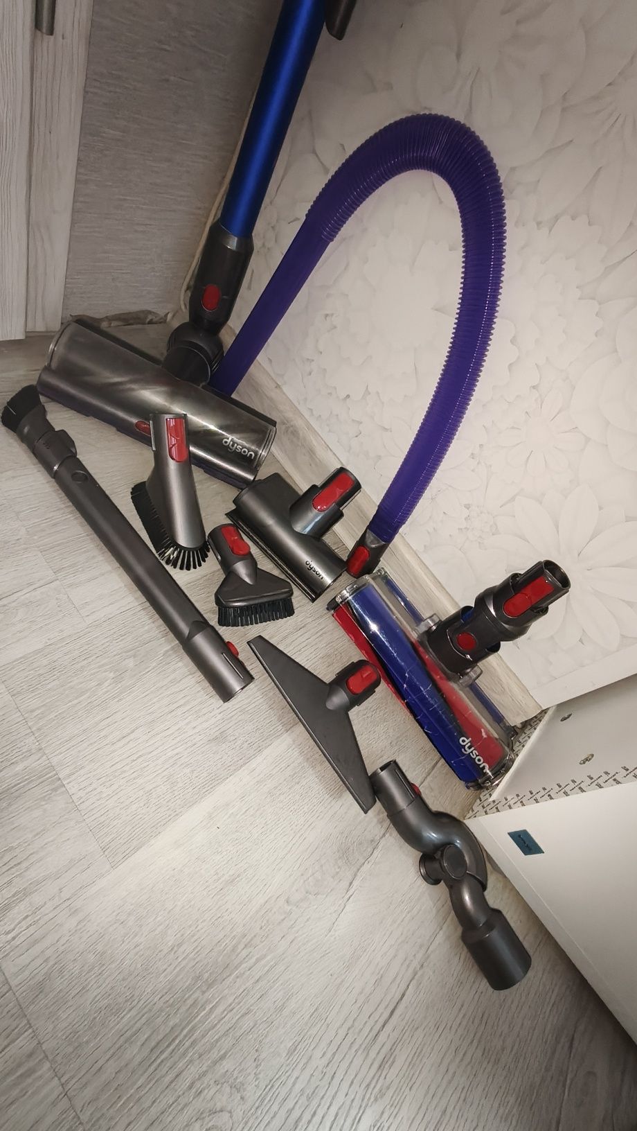 Dyson v11 absolute extra