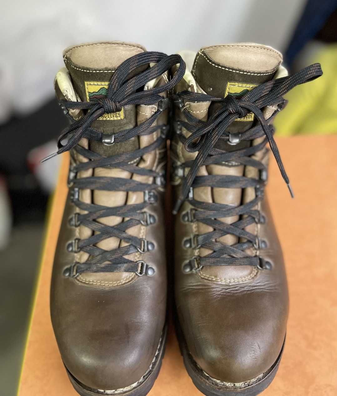 Meindl Чоловічі черевики ботінки розмір 43.5 (28см) 11 Vibram підошва
