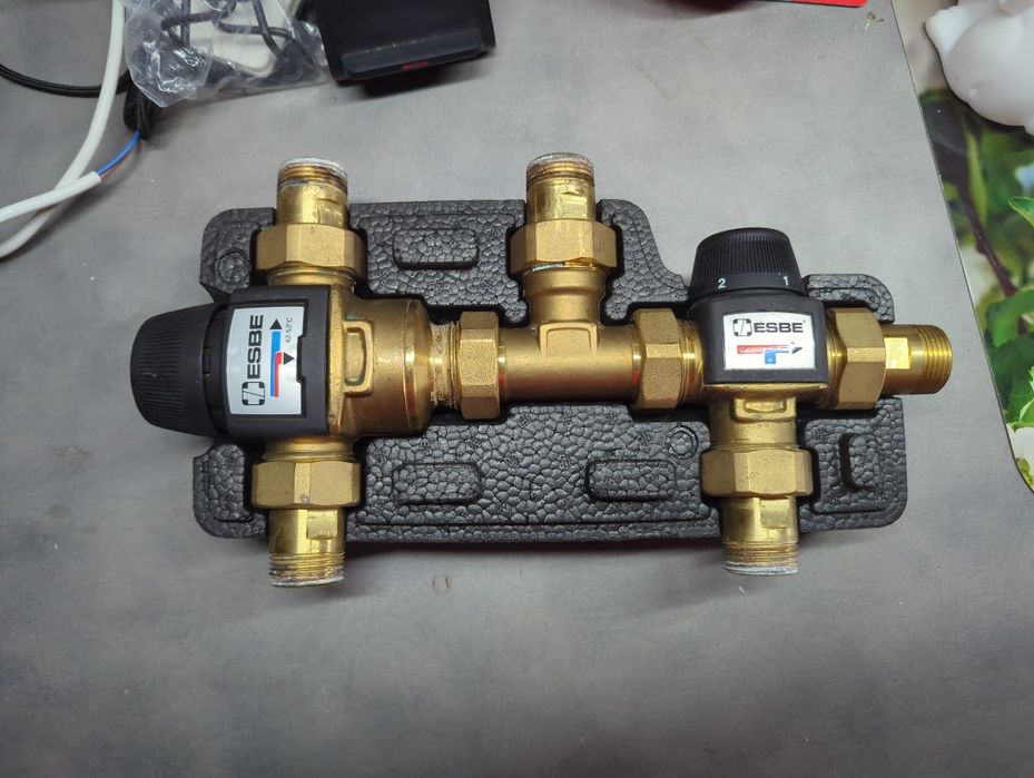 ESBE VMD300 zestaw do zasobnika solarnego