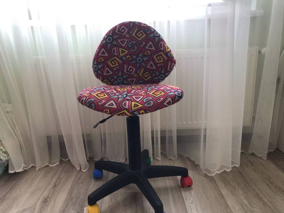 продам стіл на два містя