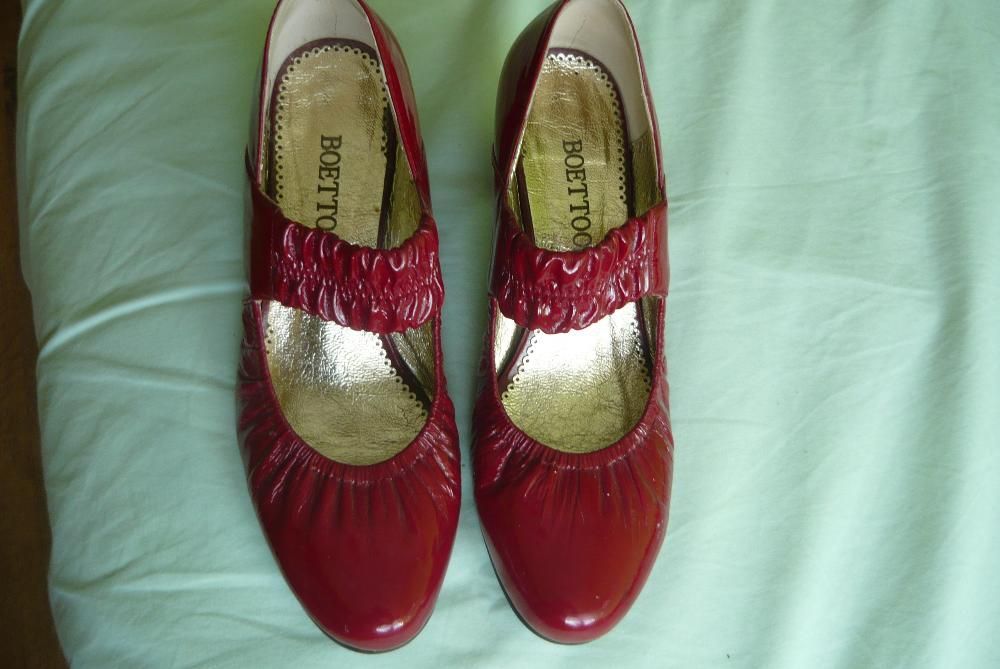 Buty damskie czółenka .