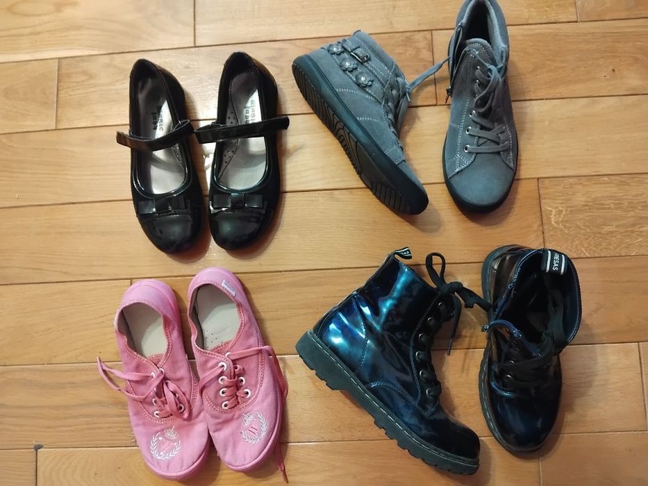 Взуття 34 і 35 розміру