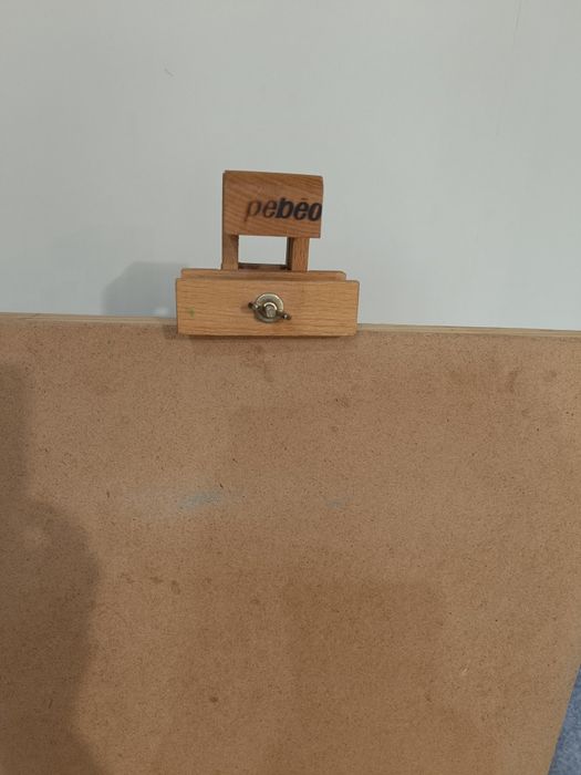 Продам мольберт- тринога  фирмы pebeo