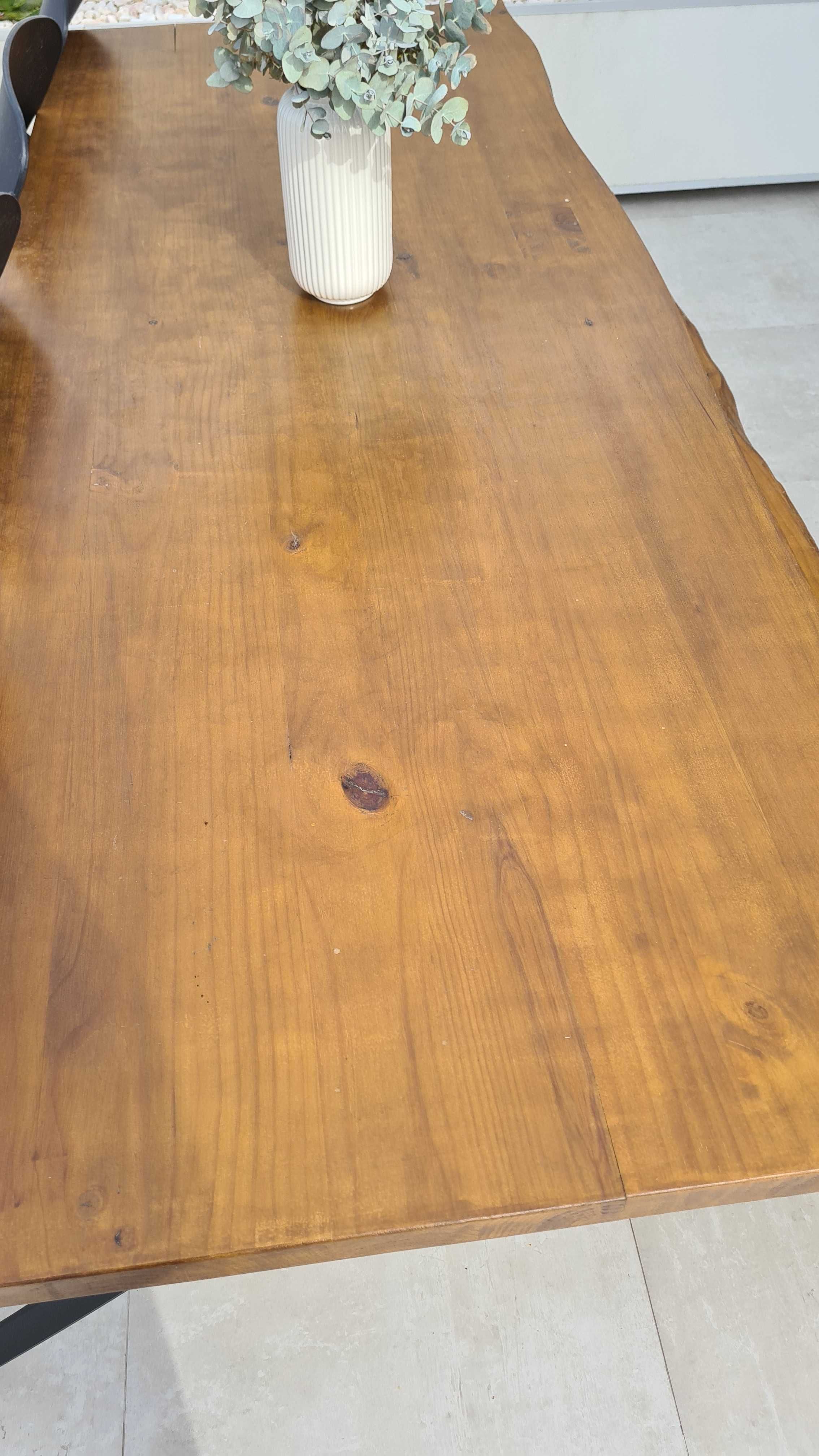 Conjunto: Mesa e banco em madeira, feitos à mão + 4 cadeiras